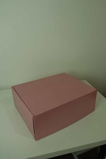 Cosmopolitan Box - with a miwuse inside